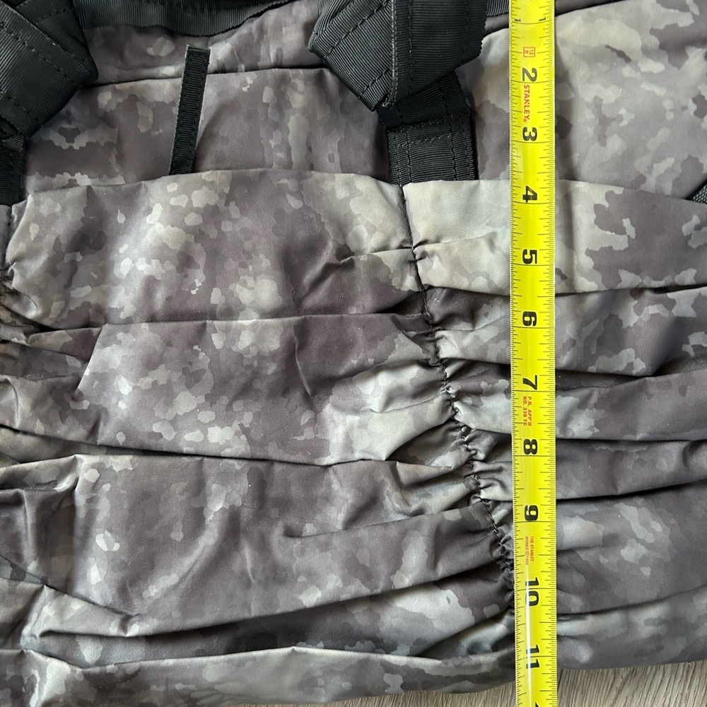 Lululemon Destined for Greatness Duffel
Deep Coal Creekside Camo - Picture 12 of 14